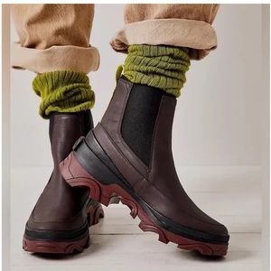 NWT Sorel boots